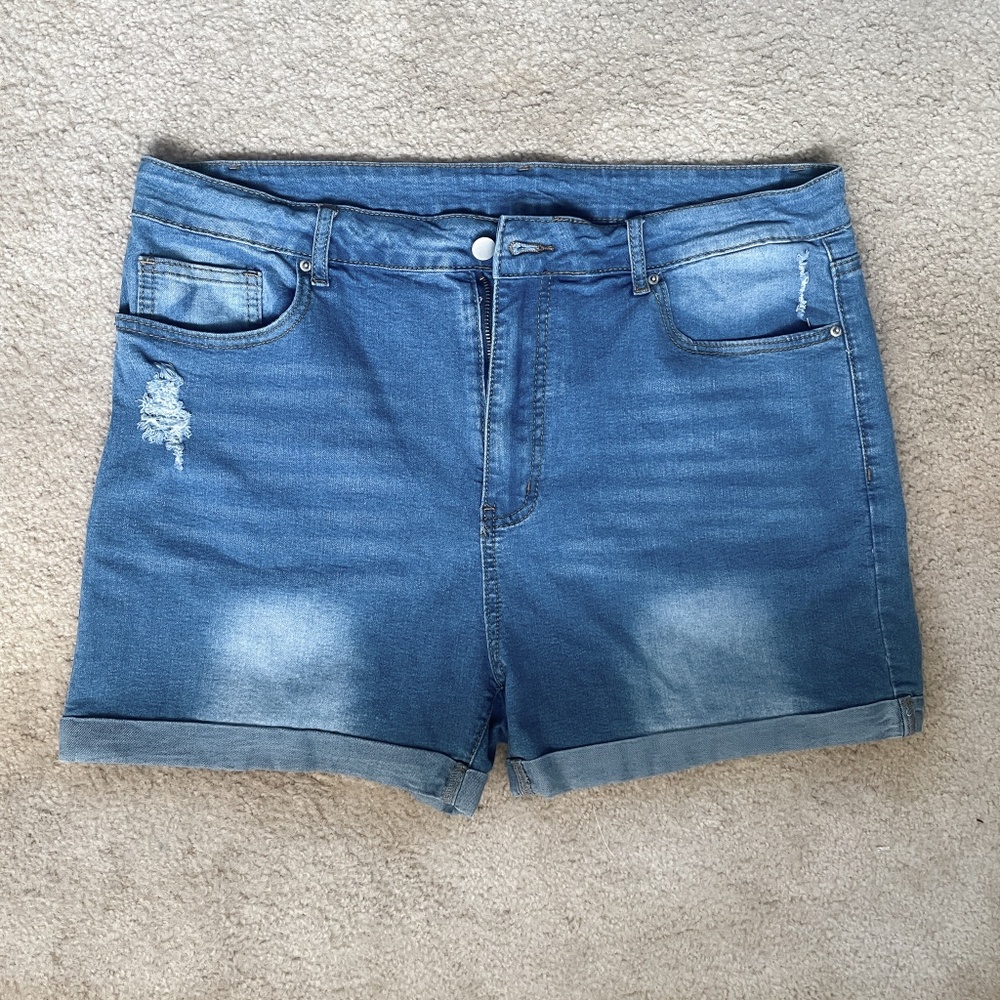 SHEIN Women’s Curve Mid Wash High Waisted Distressed Denim Jean Shorts Size 3XL